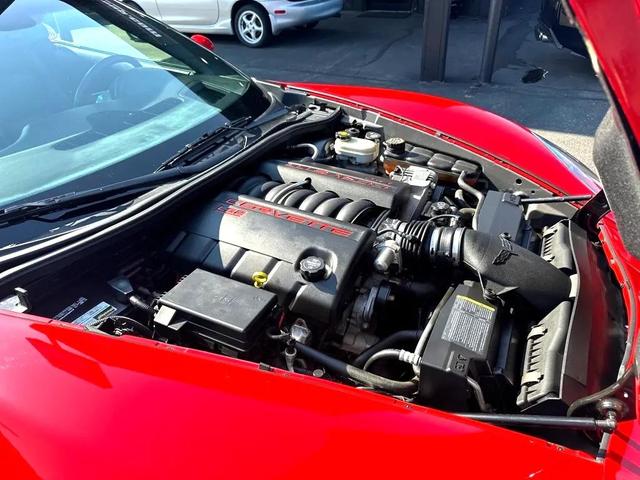 Photo of 2005 Victory Red Chevrolet Corvette