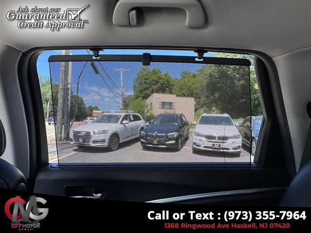 Photo of 2017 White Diamond Pearl Acura MDX