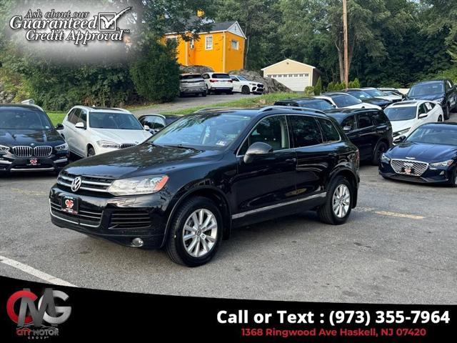 Photo of 2013 Black Uni Volkswagen Touareg
