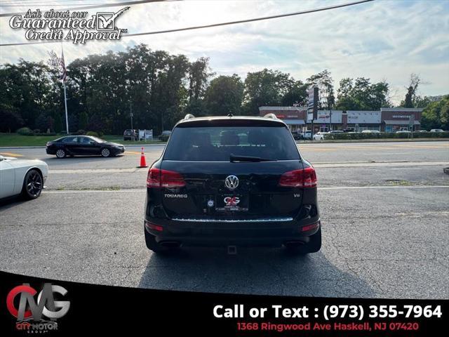 Photo of 2013 Black Uni Volkswagen Touareg