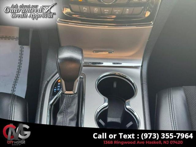 Photo of 2021 Diamond Black Crystal Pearlcoat Jeep Grand Cherokee