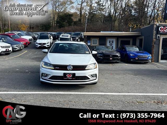 Photo of 2017 Pure White Volkswagen Jetta
