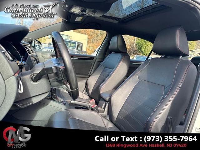 Photo of 2017 Pure White Volkswagen Jetta