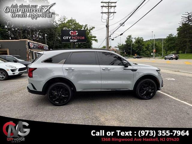 Photo of 2022 Wolf Gray Kia Sorento