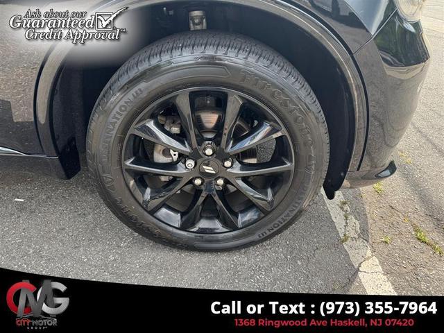 Photo of 2019 Db Black Crystal Clearcoat Dodge Durango