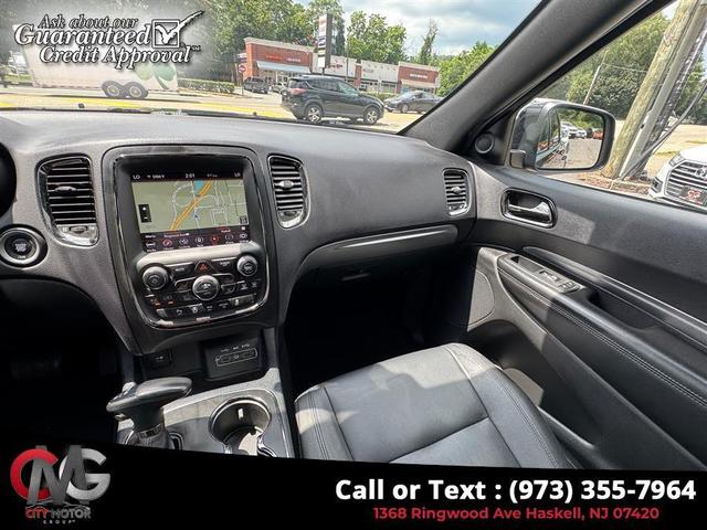 Photo of 2019 Db Black Crystal Clearcoat Dodge Durango
