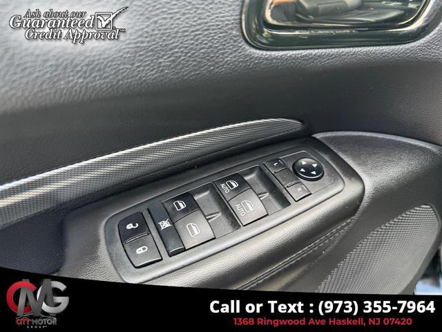 Photo of 2019 Db Black Crystal Clearcoat Dodge Durango