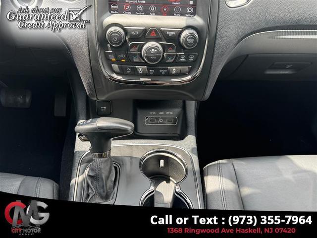 Photo of 2019 Db Black Crystal Clearcoat Dodge Durango