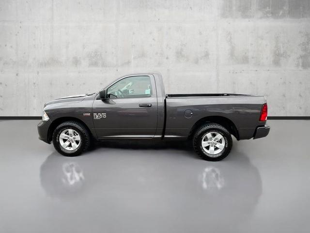 Photo of 2019 Granite Crystal Metallic Clearcoat RAM 1500