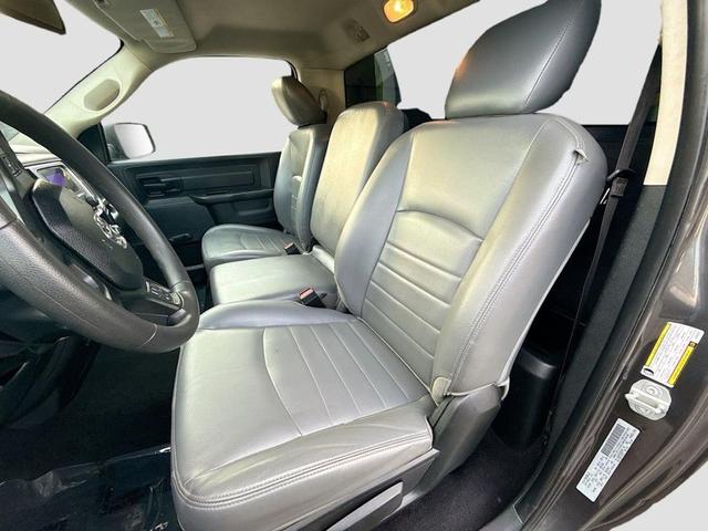 Photo of 2019 Granite Crystal Metallic Clearcoat RAM 1500