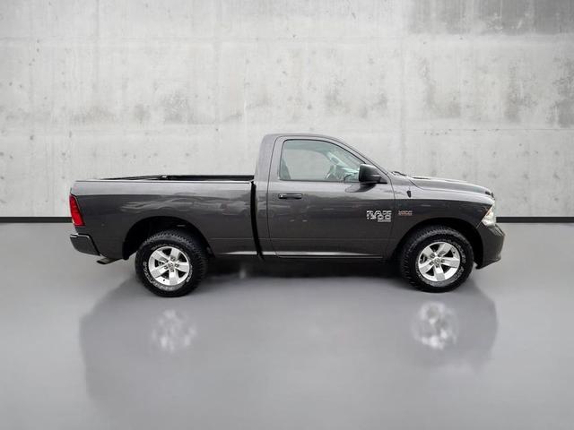 Photo of 2019 Granite Crystal Metallic Clearcoat RAM 1500