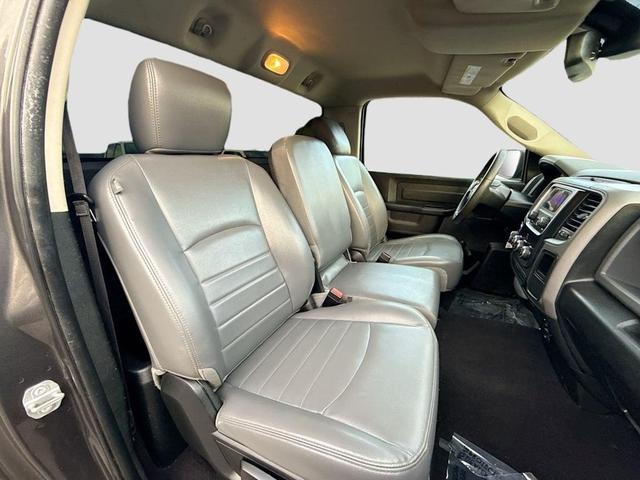 Photo of 2019 Granite Crystal Metallic Clearcoat RAM 1500