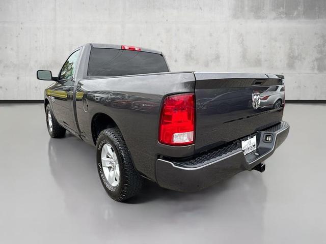 Photo of 2019 Granite Crystal Metallic Clearcoat RAM 1500