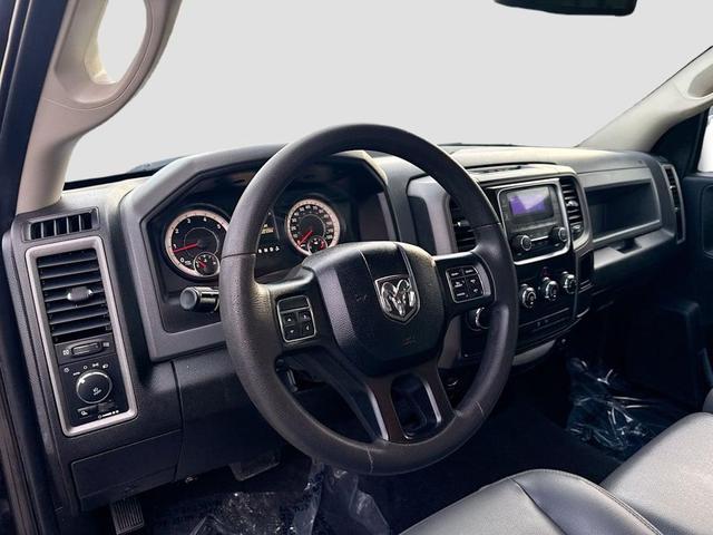 Photo of 2019 Granite Crystal Metallic Clearcoat RAM 1500