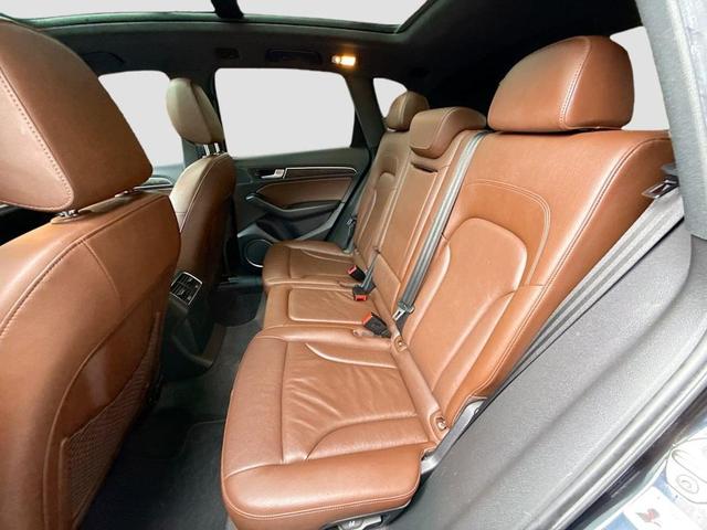 Photo of 2014 Moonlight Blue Metallic Audi Q5