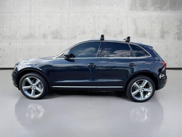Photo of 2014 Moonlight Blue Metallic Audi Q5