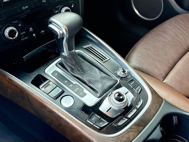 Photo of 2014 Moonlight Blue Metallic Audi Q5