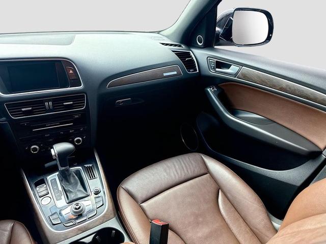 Photo of 2014 Moonlight Blue Metallic Audi Q5