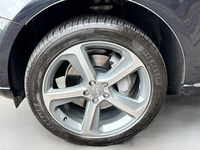 Photo of 2014 Moonlight Blue Metallic Audi Q5