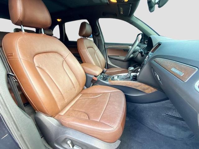 Photo of 2014 Moonlight Blue Metallic Audi Q5