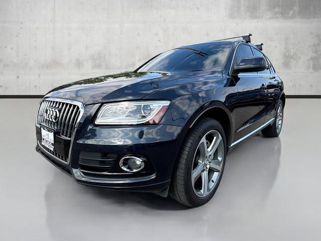 Photo of 2014 Moonlight Blue Metallic Audi Q5