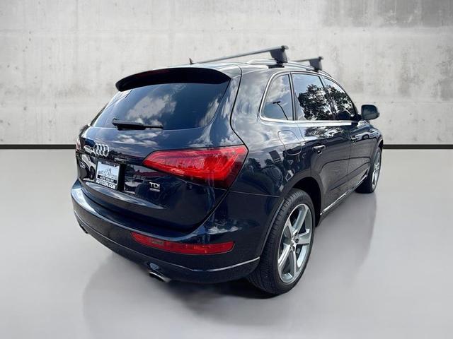 Photo of 2014 Moonlight Blue Metallic Audi Q5