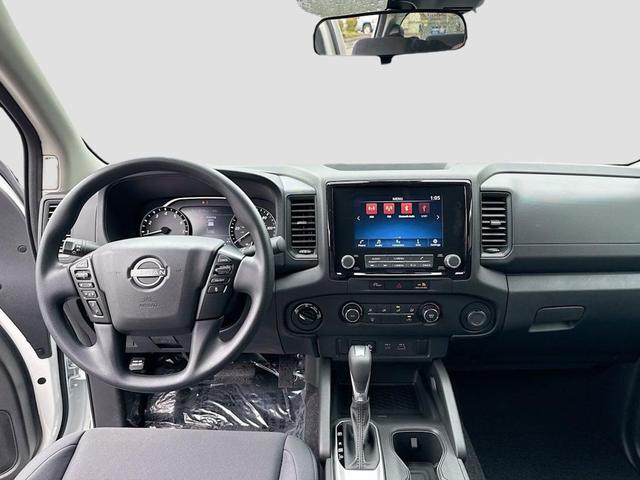 Photo of 2023 Glacier White Nissan Frontier