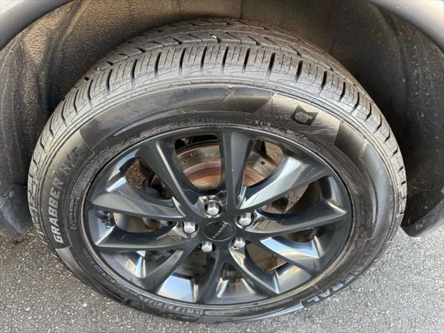 Photo of 2017 Granite Metallic Clearcoat Dodge Durango