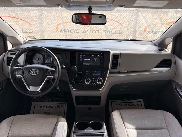 Photo of 2015 Attitude Black Toyota Sienna