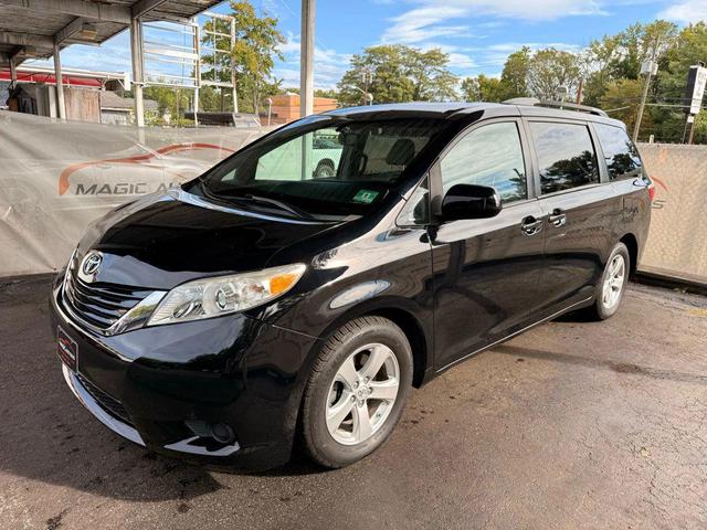 Photo of 2015 Attitude Black Toyota Sienna