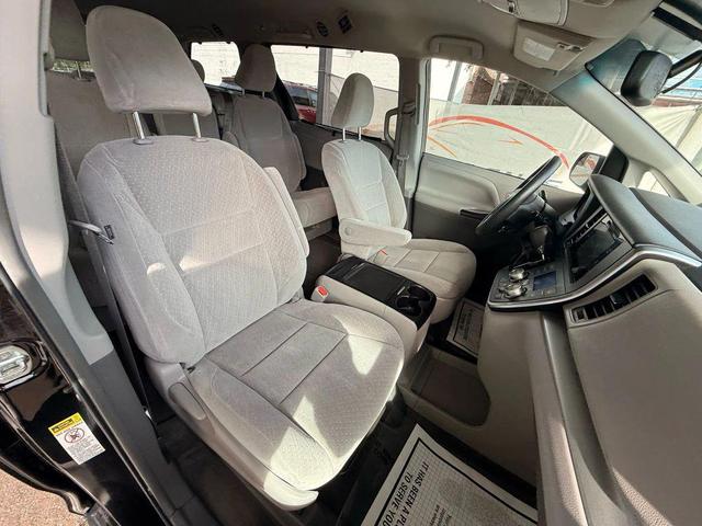 Photo of 2015 Attitude Black Toyota Sienna
