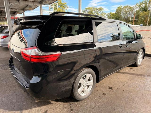 Photo of 2015 Attitude Black Toyota Sienna