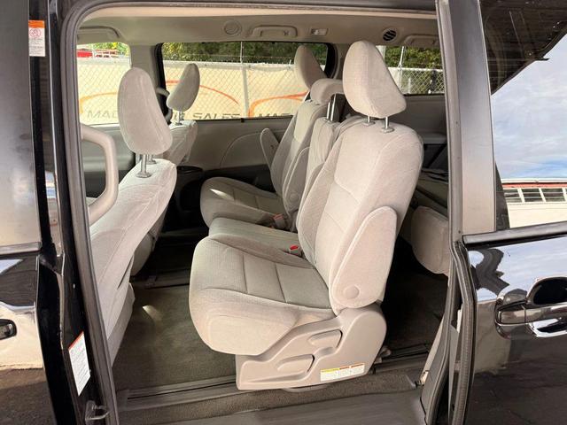 Photo of 2015 Attitude Black Toyota Sienna
