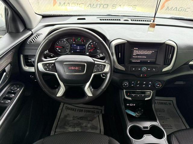 Photo of 2022 Summit White GMC Terrain