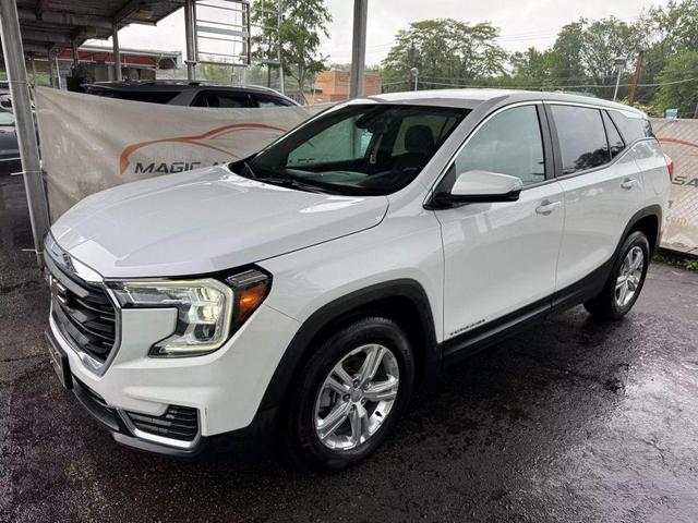 Photo of 2022 Summit White GMC Terrain