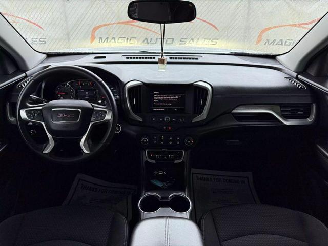 Photo of 2022 Summit White GMC Terrain