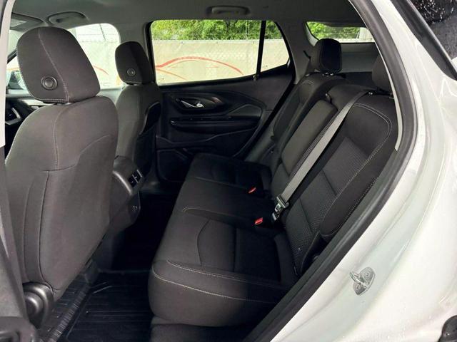 Photo of 2022 Summit White GMC Terrain