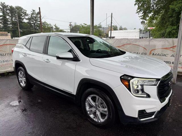 Photo of 2022 Summit White GMC Terrain