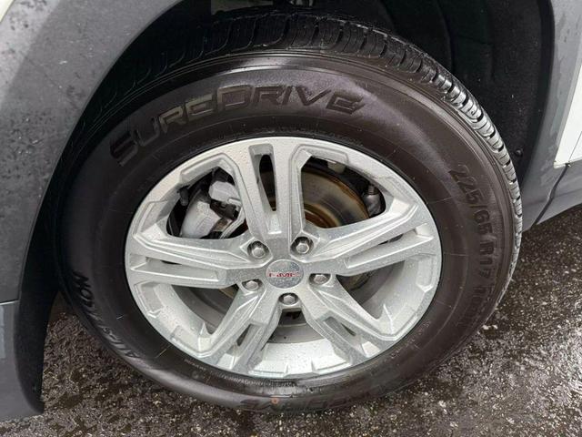 Photo of 2022 Summit White GMC Terrain