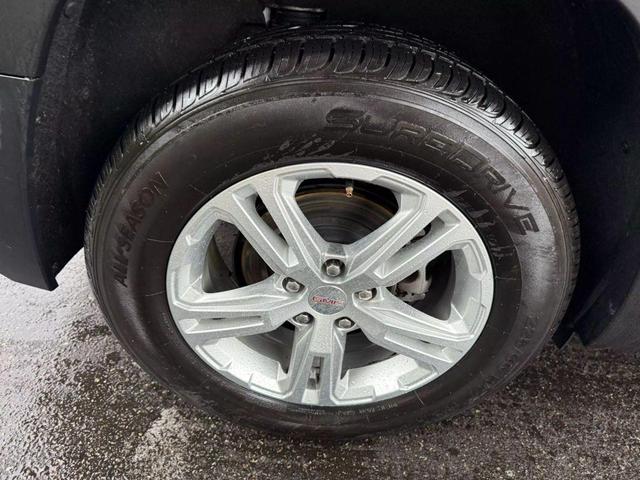 Photo of 2022 Summit White GMC Terrain