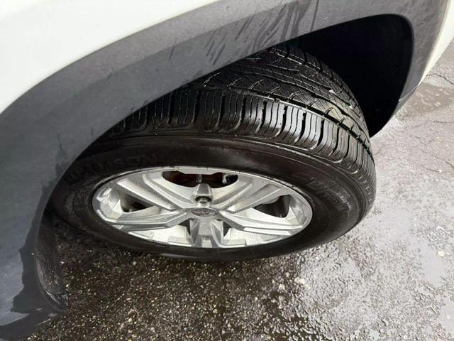 Photo of 2022 Summit White GMC Terrain