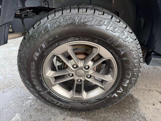 Photo of 2017 Black Clearcoat Jeep Wrangler Unlimited