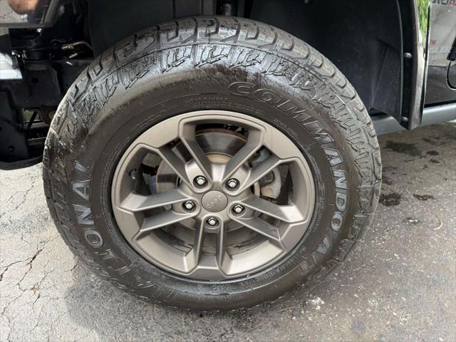 Photo of 2017 Black Clearcoat Jeep Wrangler Unlimited