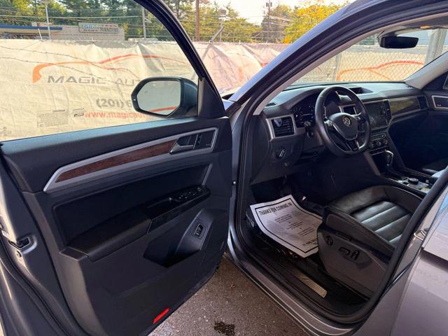 Photo of 2019 Platinum Gray Metallic Volkswagen Atlas