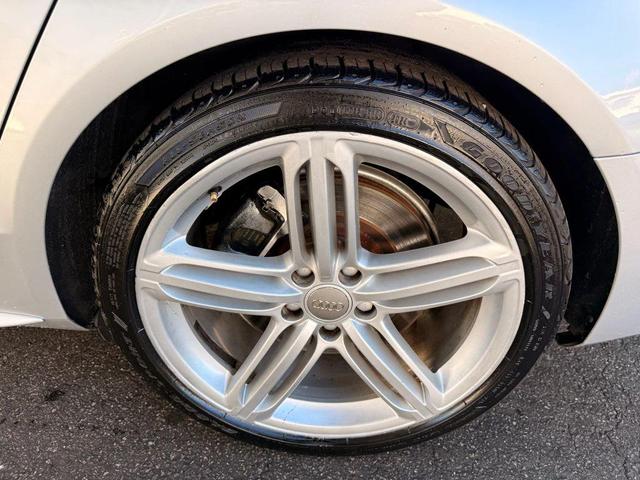 Photo of 2014 Ice Silver Metallic Audi S4
