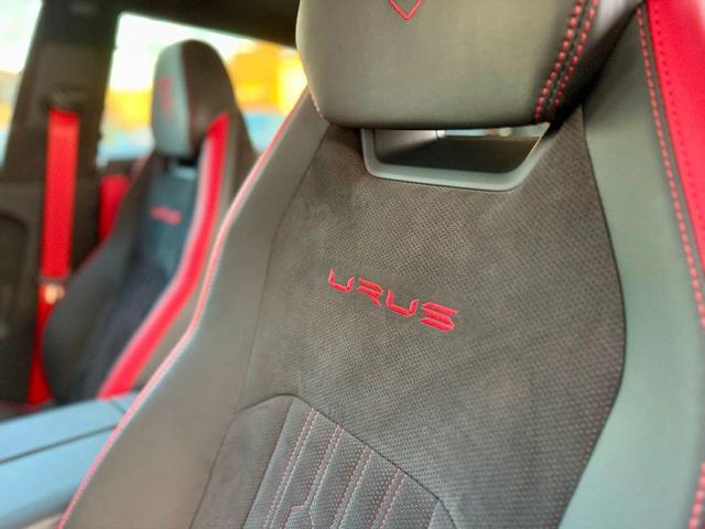 Photo of 2024 Black Lamborghini Urus