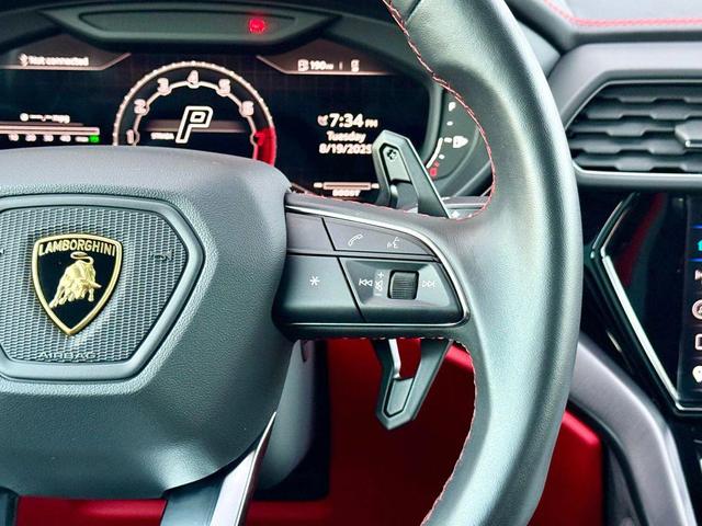 Photo of 2024 Black Lamborghini Urus