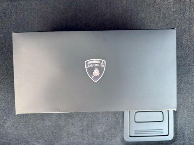 Photo of 2024 Black Lamborghini Urus