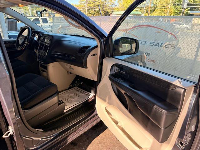 Photo of 2014 Maximum Steel Metallic Clearcoat Dodge Grand Caravan