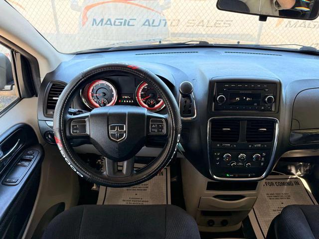 Photo of 2014 Maximum Steel Metallic Clearcoat Dodge Grand Caravan